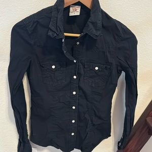 Woman’s True Religion S Black long sleeve shirt